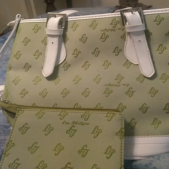 Purse - Picture 1 of 2